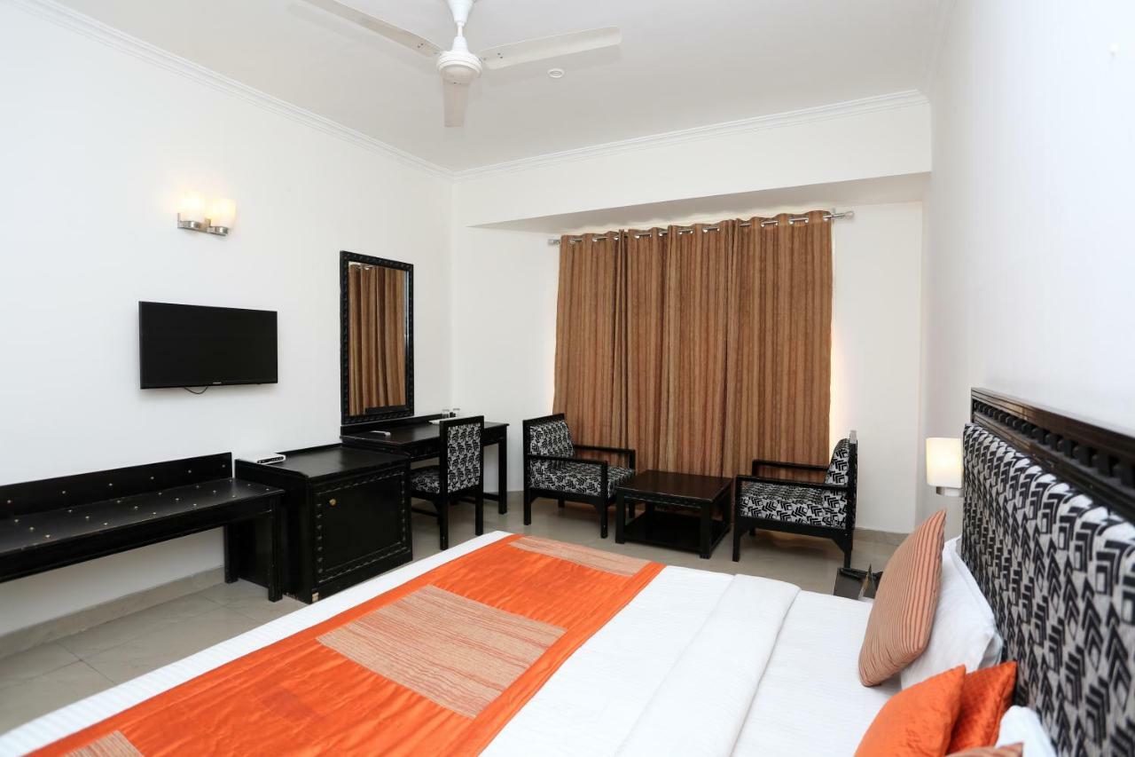 Oyo 1672 Hotel The Pearl موسوري المظهر الخارجي الصورة