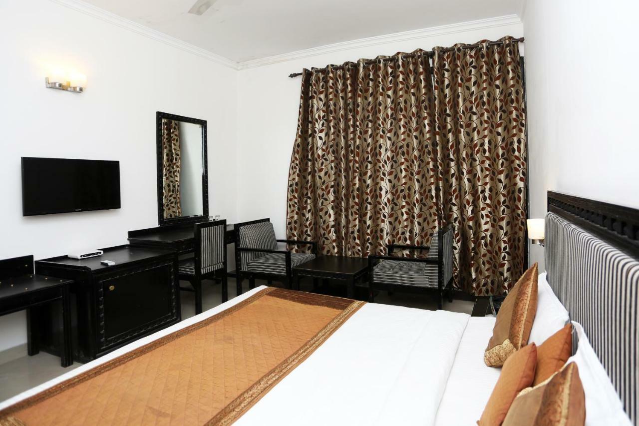 Oyo 1672 Hotel The Pearl موسوري المظهر الخارجي الصورة